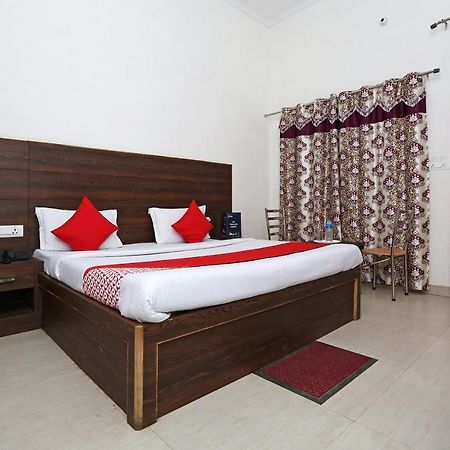 Oyo 9490 Prakash Farm Hotell Mathura Eksteriør bilde
